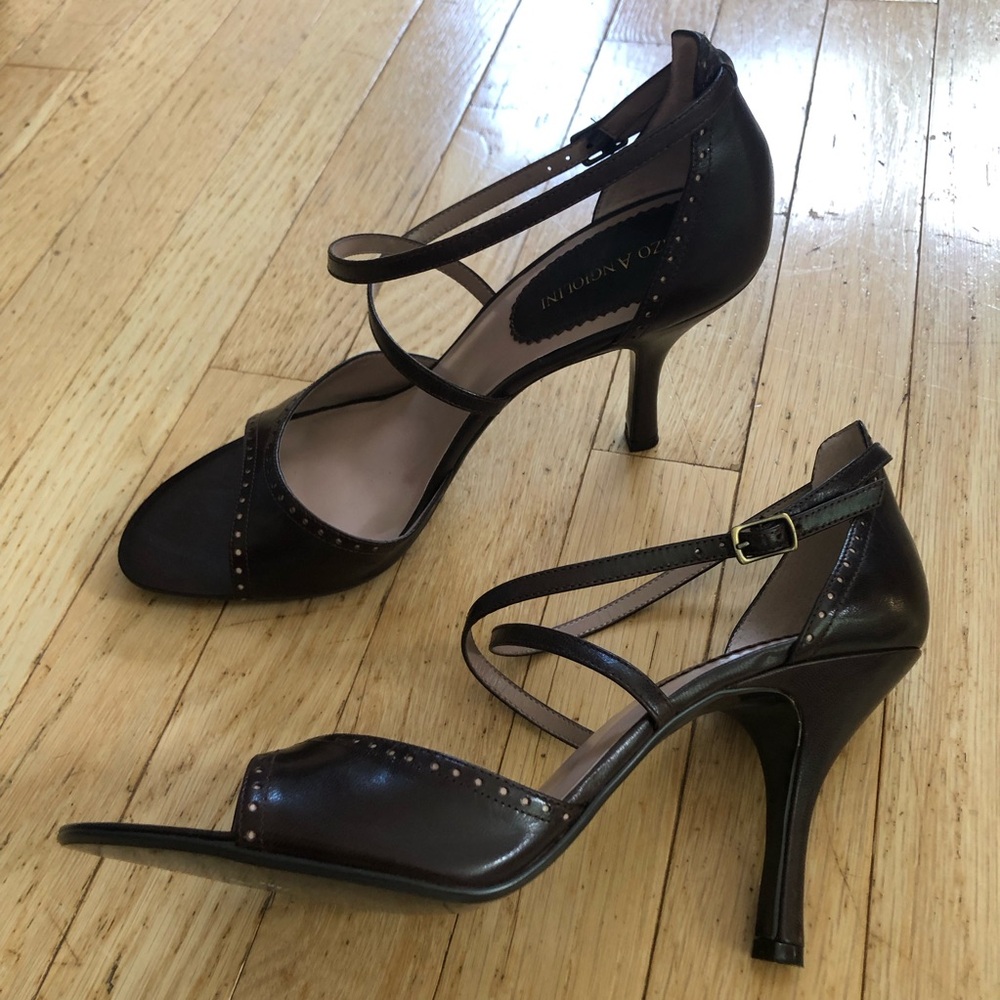 NWOT Enzo Angiolini Chocolate Brown Strappy Heels